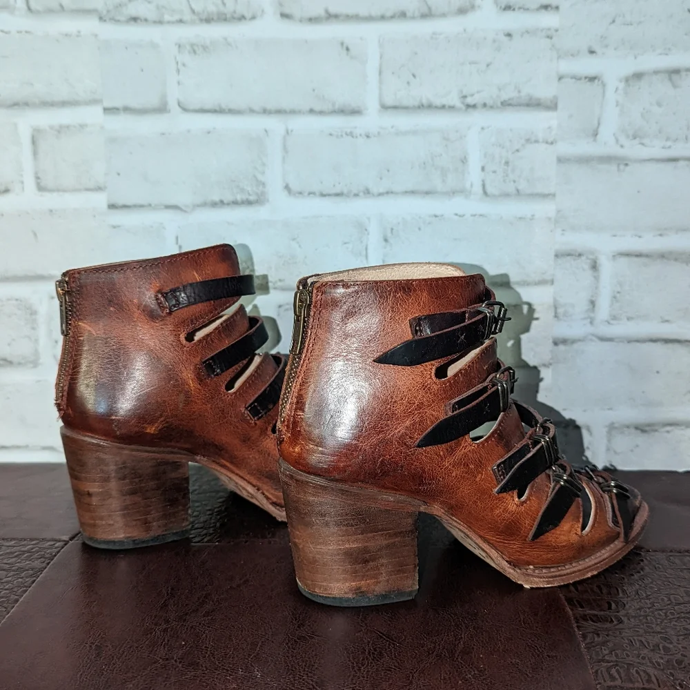 Freebird Quinn Brown Sandals by Steven Size 6